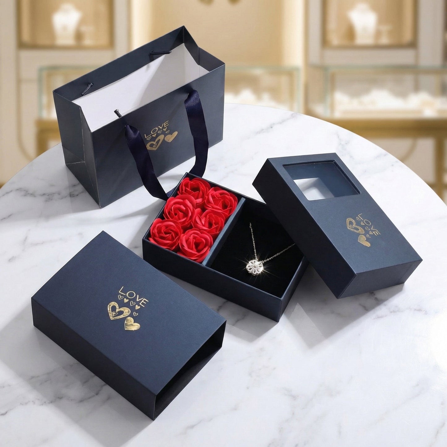 Rosas Eternas y Collar de Suerte