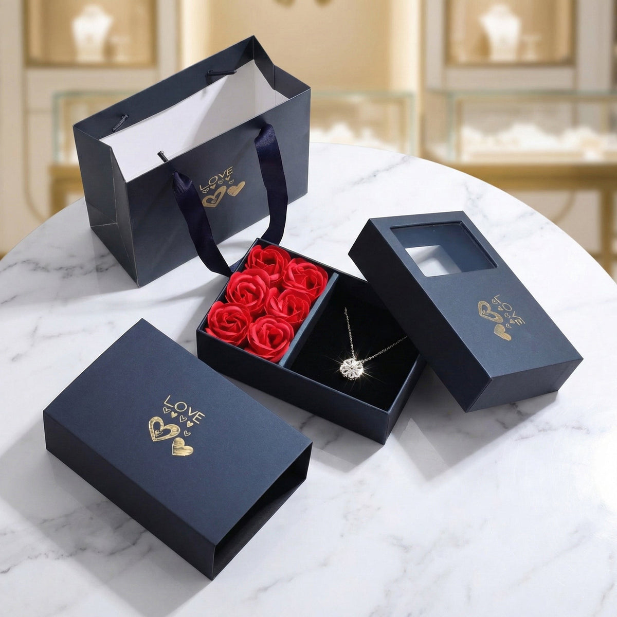 Rosas Eternas y Collar de Suerte